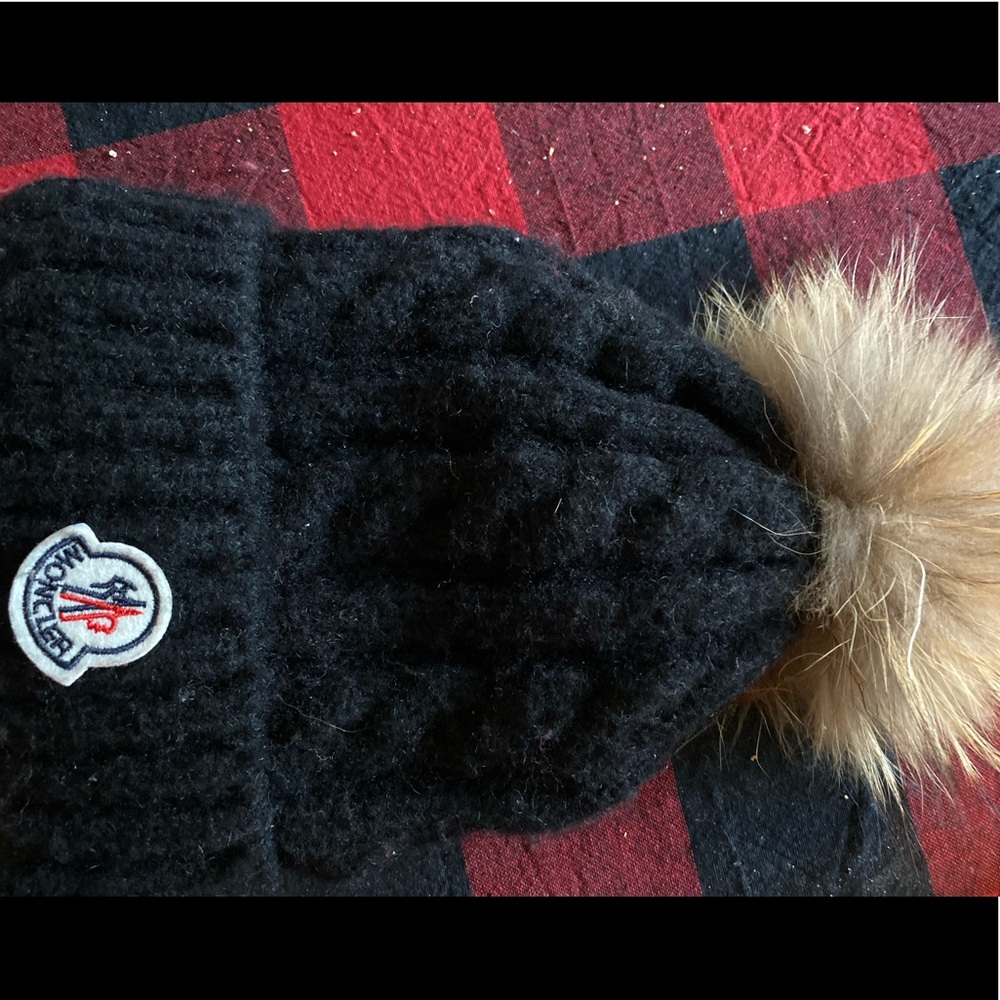 Moncler crazy cozy hat payed 295$